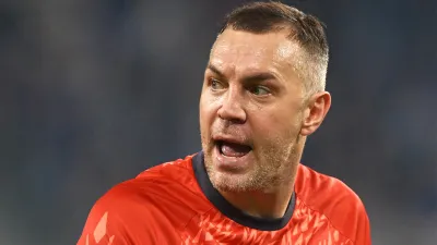 Газизов заявил, что обсудит с Евсеевым кандидатуры Дзюбы и Кокорина в понедельник
